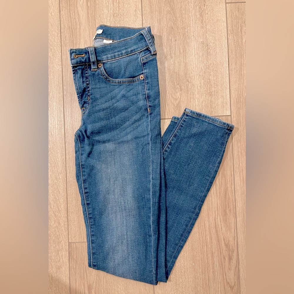 J.Crew Skinny (and stretchy) Jean Mid-Rise Sz- 24
